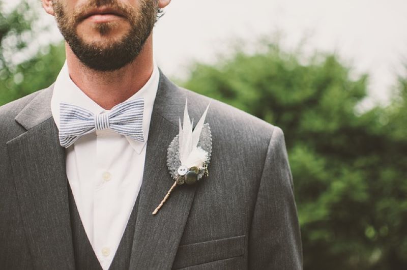 結婚式のゲストはどのようなスーツが適している？