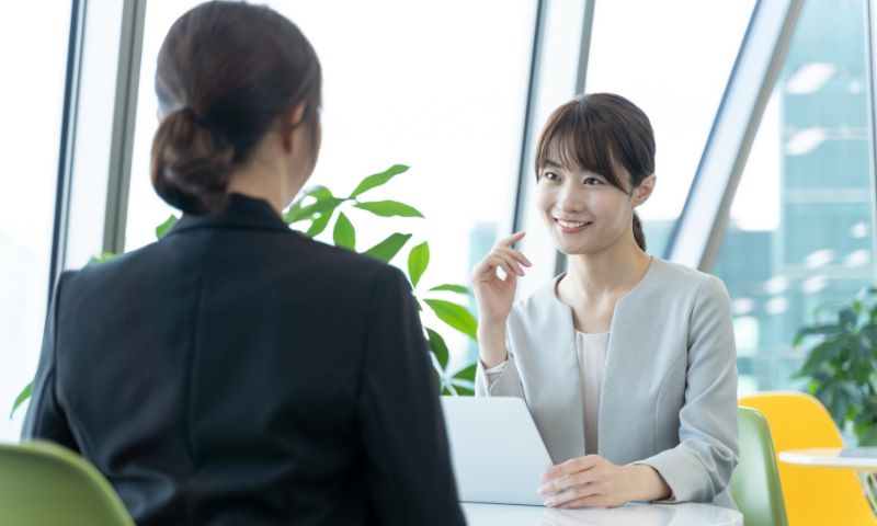 ノーカラージャケットはビジネスシーンで失礼にあたる？