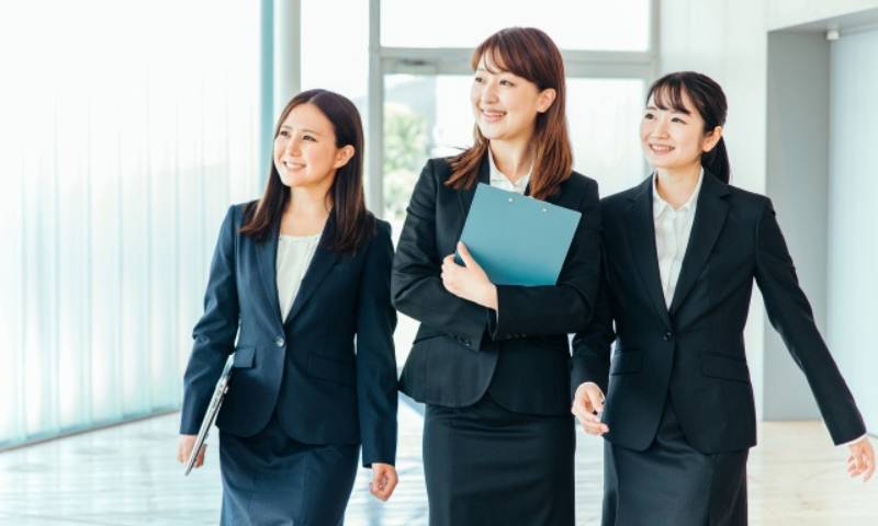 レディーススーツを安く買う方法
