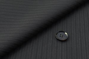 [オーダーレディーススーツ スカートセット]日常使いのスーツにもブラックをプラス！
